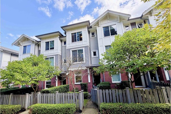 8 9718 161a Street, Surrey