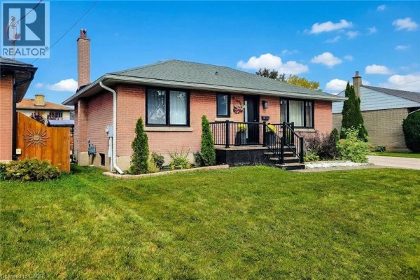 Office - 8 Albemarle Street, Brantford, ON N3S4N2 Photo 3