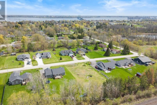 8 Albert Street, Edwardsburgh/cardinal, ON, photo 2