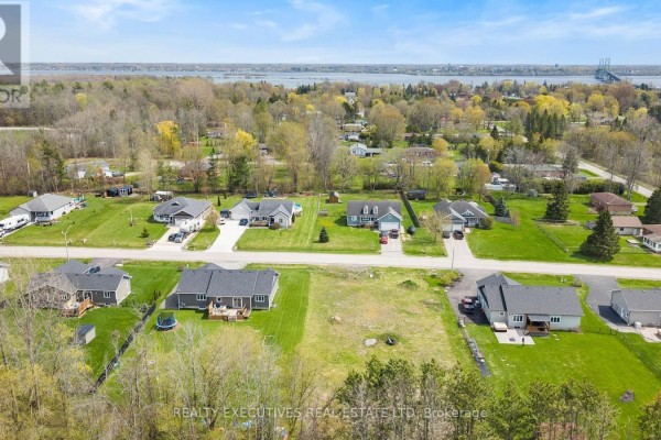 8 Albert Street, Edwardsburgh/cardinal, ON, photo 3