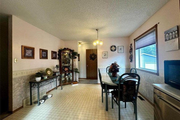 Bedroom - 8 Allard Place, The Pas, MB R9A1T3 Photo 5