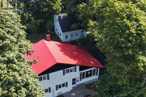 8 Allison Avenue, Amherst, NS, photo 3