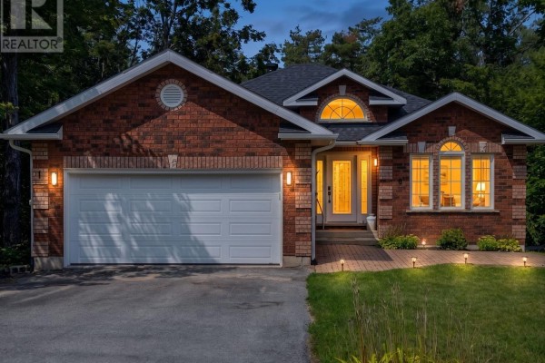 8 Alpine Way, Oro Medonte, ON, photo 3