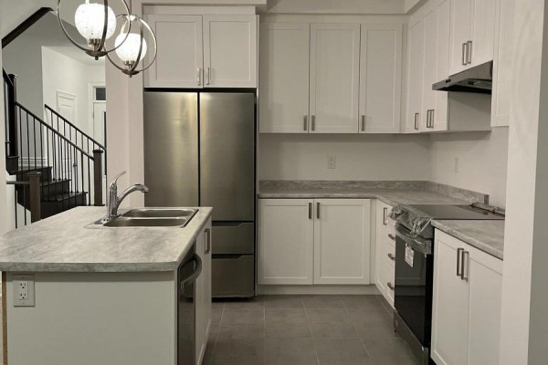 Kitchen - 8 Autumn Drive, Wasaga Beach, ON L9Z0K7 Photo 3