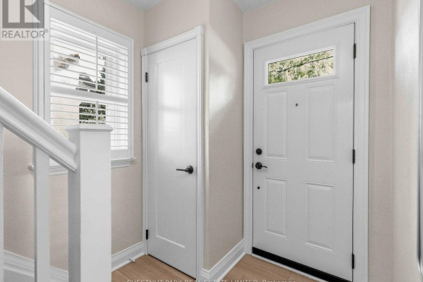 Kitchen - 8 Beaufield Avenue, Toronto, ON M4G3R3 Photo 4