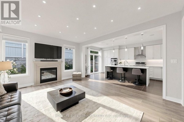 Dining room - 8 Beckett Avenue, Markham, ON L6C0W5 Photo 3