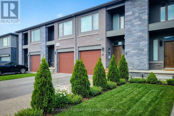 8 Bedrock Drive, Hamilton, ON, photo 2