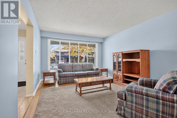 Dining room - 8 Burnview Crescent, Ottawa, ON K1B3J3 Photo 5