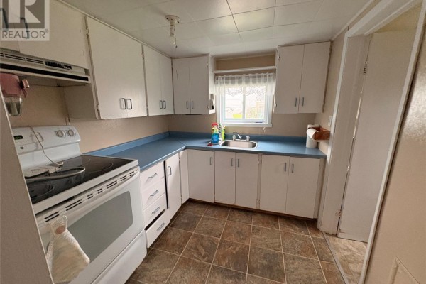 Bath (# pieces 1-6) - 8 Buttons Road, Port Aux Basques, NL A0M1C0 Photo 2