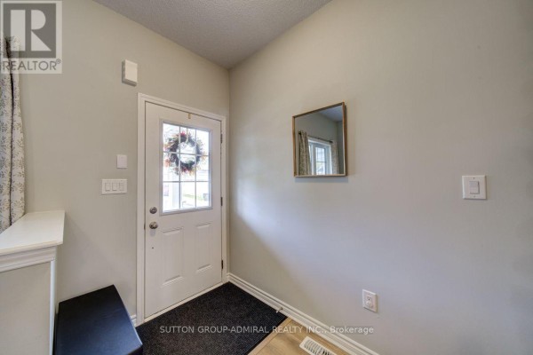 Primary Bedroom - 8 Catamaran Drive, Wasaga Beach, ON L9Z2E9 Photo 5