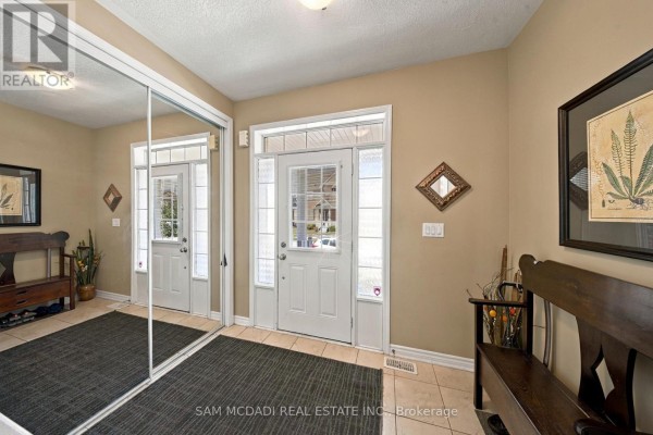 Dining room - 8 Celano Drive, Hamilton, ON L8B1V3 Photo 3