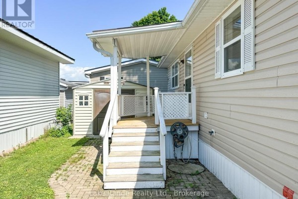 8 Cherokee Lane E, Ashfield Colborne Wawanosh, ON N7A3Y2 Photo 4