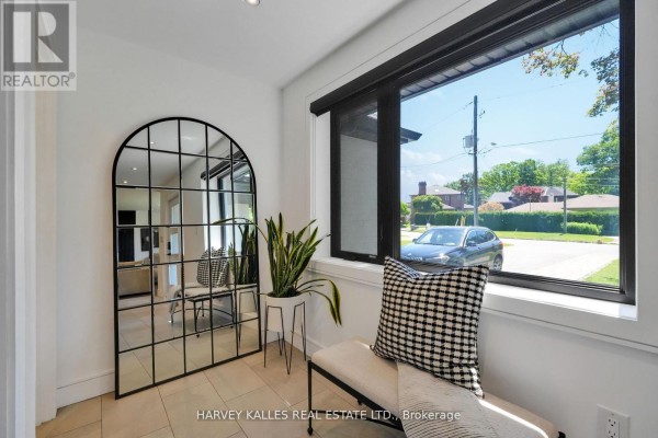 8 Circle Ridge, Toronto, ON, photo 3