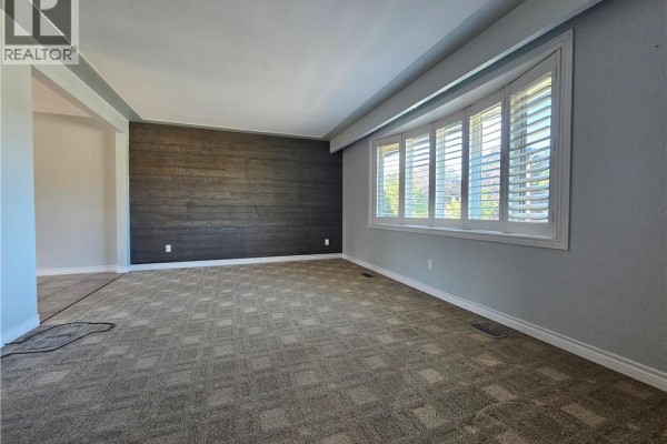 8 Coventry Drive, Kitchener, ON, photo 3