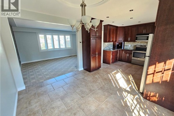 Dining room - 8 Coventry Drive, Kitchener, ON N2A1N3 Photo 5