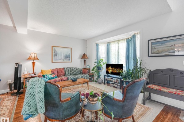 Kitchen - 8 Craigen Co, Leduc, AB T9E8C8 Photo 3