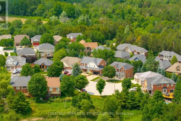 8 Cyril Richardson Court, Uxbridge, ON, photo 2