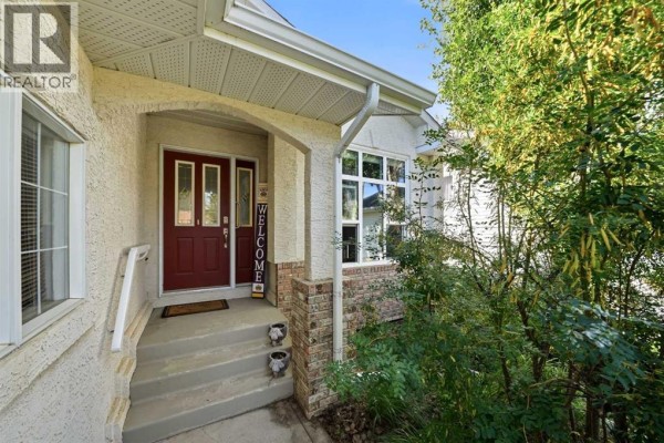 Family room - 8 Drever Close, Red Deer, AB T4R2N6 Photo 3