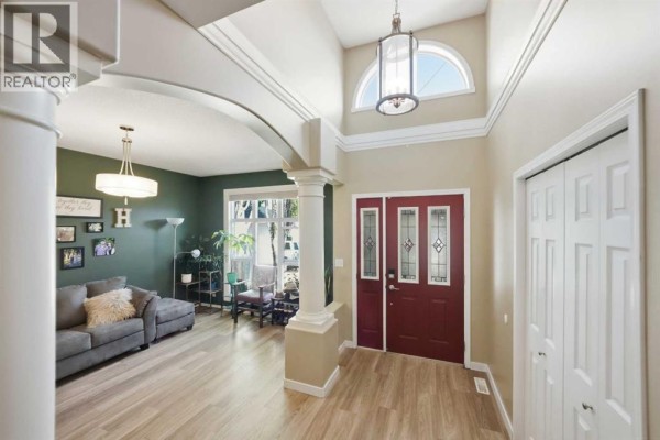 Living room - 8 Drever Close, Red Deer, AB T4R2N6 Photo 4