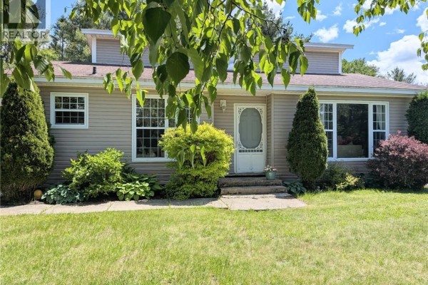 4pc Bathroom - 8 Fenton Street, Miramichi, NB E1N3G3 Photo 4