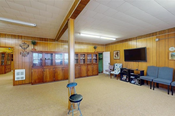 Living room - 8 First Avenue, Moosehorn, MB R0C2E0 Photo 5