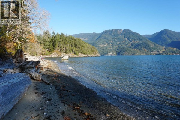 8 Five Coves, Squamish, BC V0N1J0 Photo 4