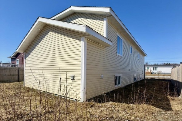 Laundry room - 8 Ford Crescent, Stephenville, NL A2N3W4 Photo 2
