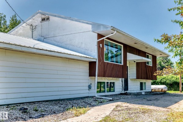 Kitchen - 8 Fourth St, Duffield, AB T0E0N0 Photo 3