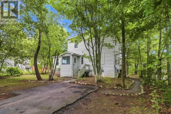 8 Franklyn Street, Dartmouth, NS, photo 2