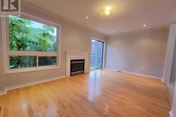 Dining room - 8 Galtee Road, Brampton, ON L6X0J8 Photo 2