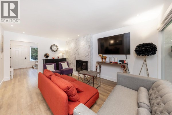 8 Glenmore Drive, West Vancouver, BC V7S1A4 Photo 4