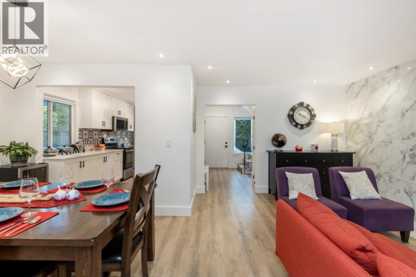 8 Glenmore Drive, West Vancouver, BC V7S1A4 Photo 5