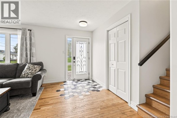 Aerial view of house, driveway, and detached garage with surrounding neighbourhood. - 8 Gordon Street, Salisbury