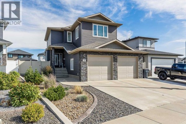 8 Hamptons Crescent Se, Medicine Hat