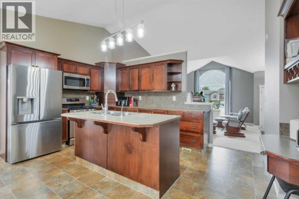 Dining room - 8 Hansen Close, Sylvan Lake, AB T4S2P1 Photo 5