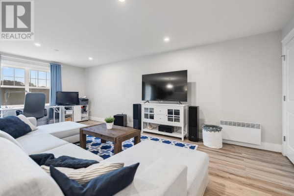 Bath (# pieces 1-6) - 8 Harold Court, Cornwall, PE C0A1H3 Photo 5