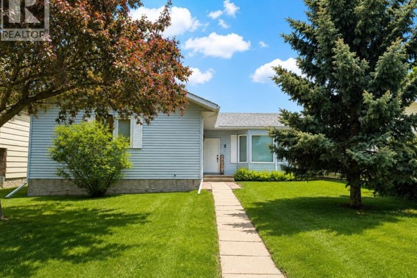 8 Harolds Hollow, Whitecourt, AB, photo 2