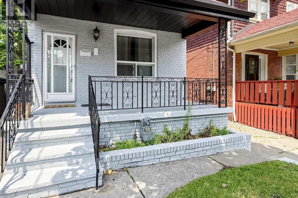 8 Harris Avenue, Toronto, ON, photo 3