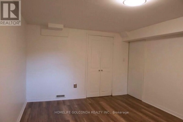 8 Hazelglen Avenue, Toronto, ON M2R1R7 Photo 4