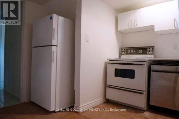 8 Hazelglen Avenue, Toronto, ON M2R1R7 Photo 5