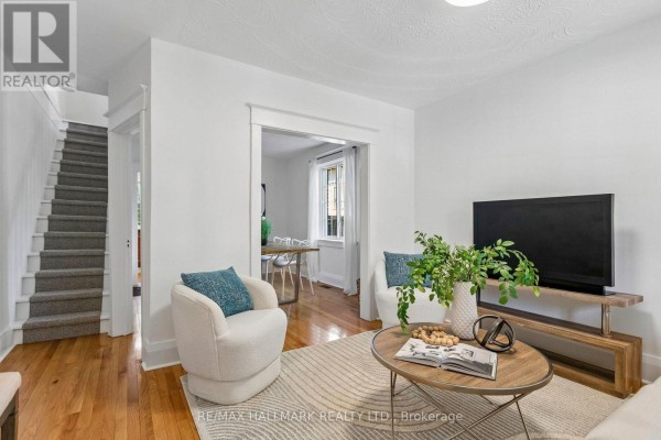 Kitchen - 8 Hillingdon Avenue, Toronto, ON M4C3H7 Photo 3