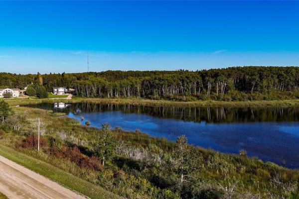 8 Holmstrom Road, Onanole, MB R0J1N0 Photo 3