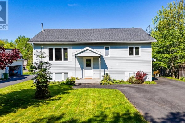 8 Iona Road, Wolfville, NS B4P2H1 Photo 2