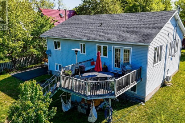 8 Iona Road, Wolfville, NS B4P2H1 Photo 5