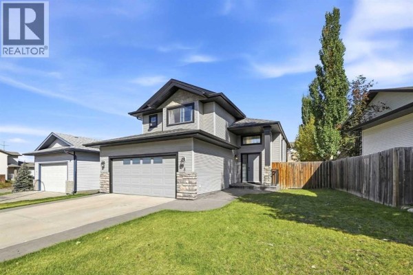 Bedroom - 8 Irving Crescent, Red Deer, AB T4R3R9 Photo 3