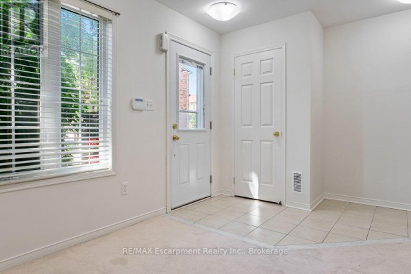 Kitchen - 8 Jim Baird Mews, Toronto, ON M3L0C6 Photo 4