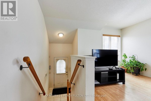 Primary Bedroom - 8 Knowles Street, Ajax, ON L1Z0J5 Photo 4
