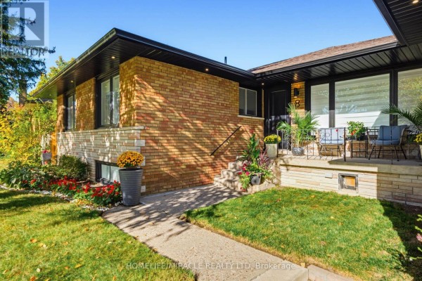 Bathroom - 8 Laurelwood Crescent, Toronto, ON M9P1L5 Photo 4