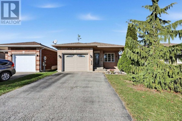 8 Lucas Avenue, Barrie