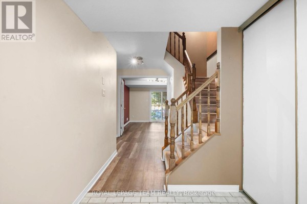 8 Mannington Court, Ottawa, ON, photo 3